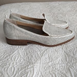 Vince Camuto Flats